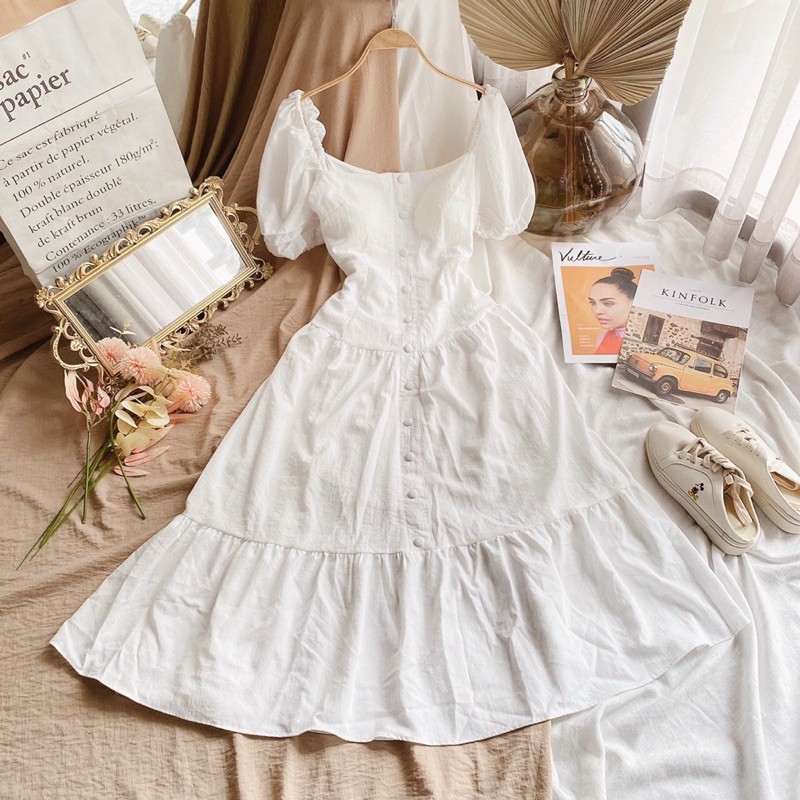 ĐẦM MIDI TRẮNG CỔ VUÔNG NÚT BỌC TAY PHỒNG ĐUÔI CÁ XOÈ TO | BigBuy360 - bigbuy360.vn