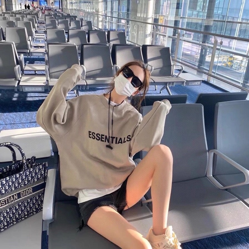 Áo Sweater ESSENTIAL Nam Nữ Unisex Màu Nâu Nhạt Cổ Tròn Dài Tay Chất Nỉ Bông Dày Dặn Hàng Quảng Châu Phom Rộng Năng Động | BigBuy360 - bigbuy360.vn