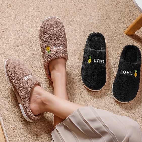 Dép Bông Đi Trong Nhà Mang Êm Chân Hình Trái Dâu Siêu Cute Dành Cho Nữ
