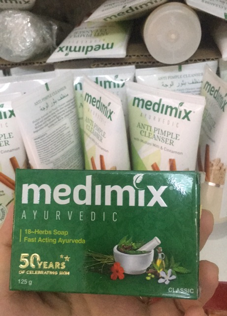 (04.2022)( Hộp xanh) 125gr Xà Phòng Medimix 18 loại thảo mộc