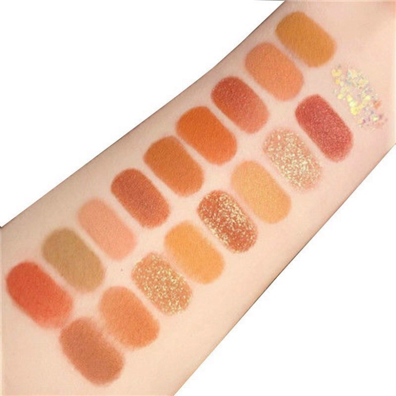 Bảng Phấn Mắt 18 Ô Hình Bò Sữa 1