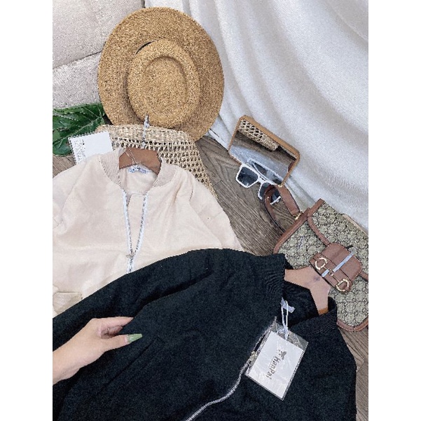 Áo khoác da lộn siêu đẹp, có 2 màu ạ