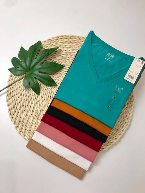 XẢ HÀNG_ Áo Thun (Áo Phông) Cổ Tim Chất Cotton Mềm Mát Form Áo Chuẩn Đẹp Hàng U N I