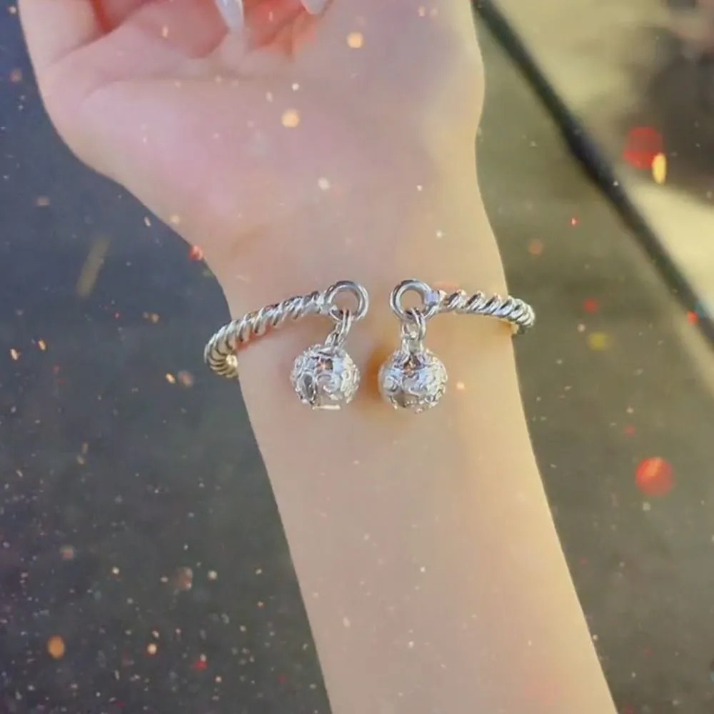 Thời Trang Vòng Đeo Tay Gắn Chuông Nhỏ Xinh Xắn Cho Nữ