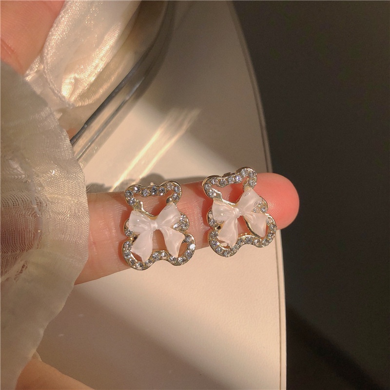 Khuyên Tai Hình Gấu Thắt Nơ Dễ Thương Thời Trang Mùa Xuân 2022