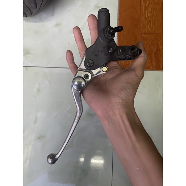 Tay côn (tay thắng dầu trái) Brembo tháo xe