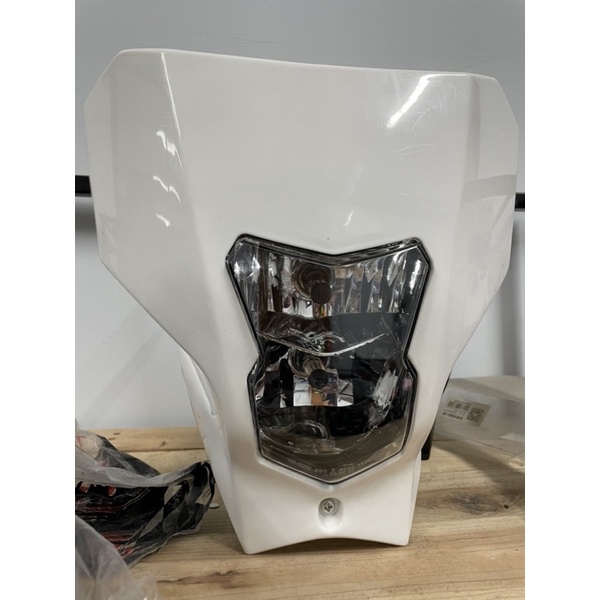 Đầu đèn xe cào cào