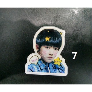 Huy hiệu Vương  Tuấn Khải TFBOYS