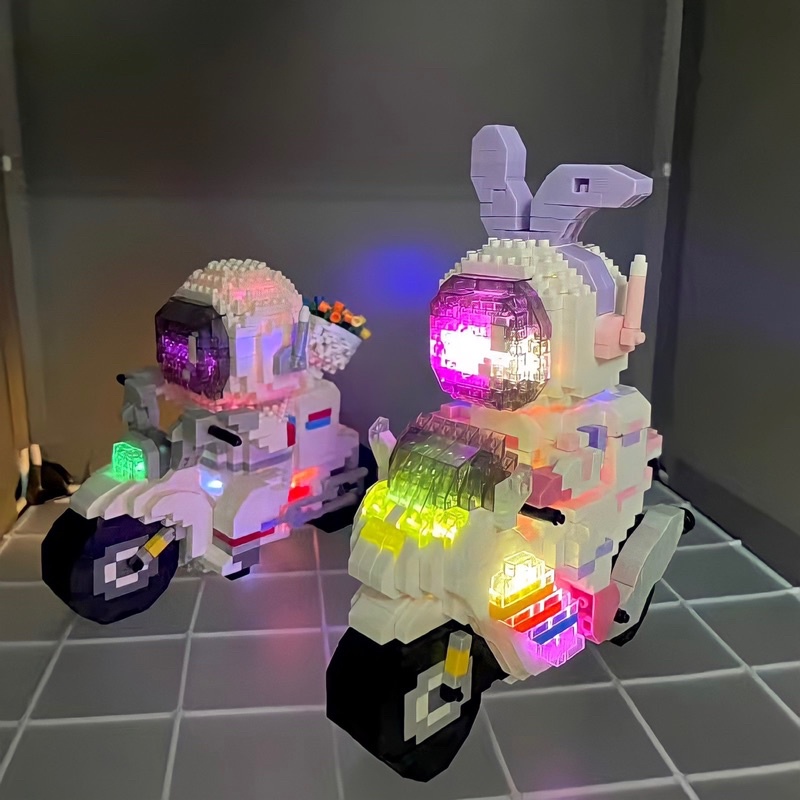 Lắp Ghép Phi Hành Gia Phát Sáng Đèn Led Motor Xe Đua