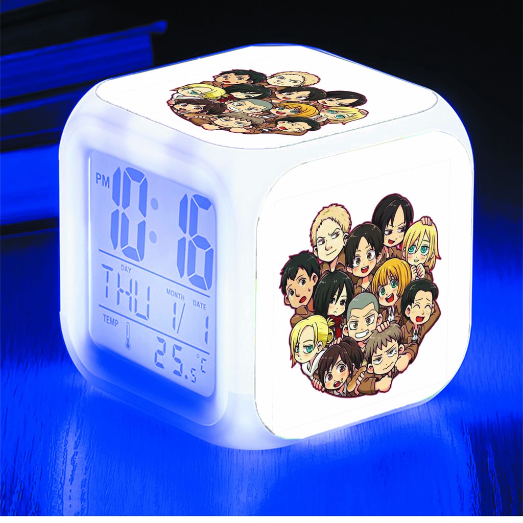 Đồng hồ báo thức để bàn in hình  Attack on Titan Đại chiến anime chibi LED đổi màu