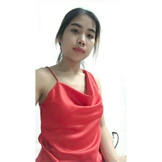 Áo cổ đổ lệch vải lụa satin hìn thật tự chụp