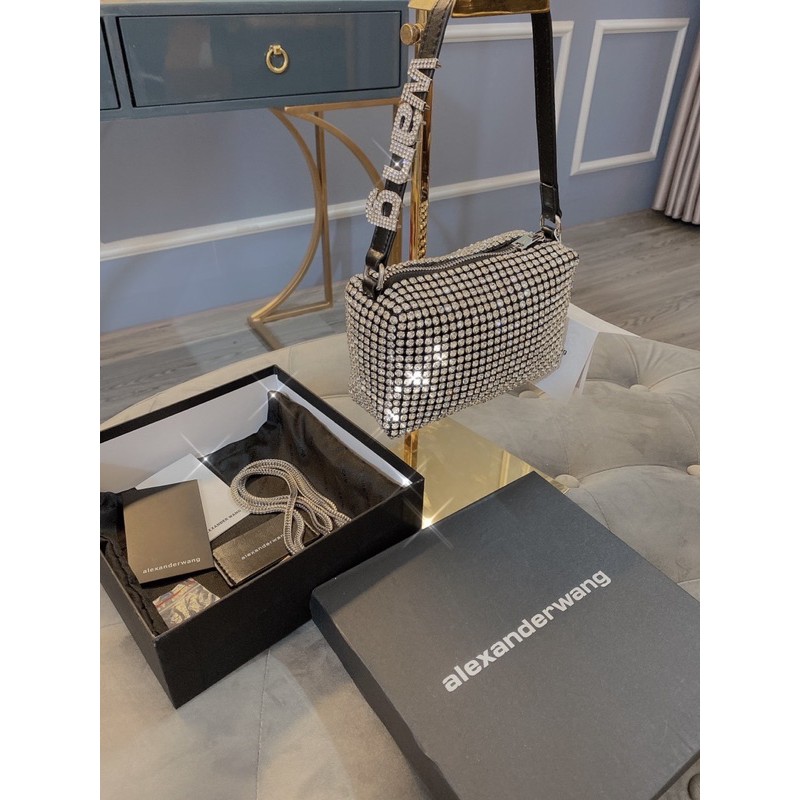 Túi Đính Đá Dây có Chữ lấp lánh hot 2012