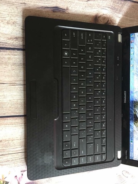 Máy tính văn phòng , xem phim, nghe nhạc, đọc báo CQ 40 | BigBuy360 - bigbuy360.vn