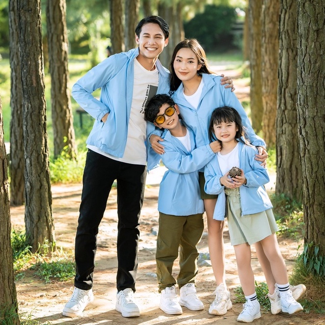 Áo gió nữ YODY 3C plus 2 lớp có mũ cản gió chắn mưa năng động ấm áp   AKN5040