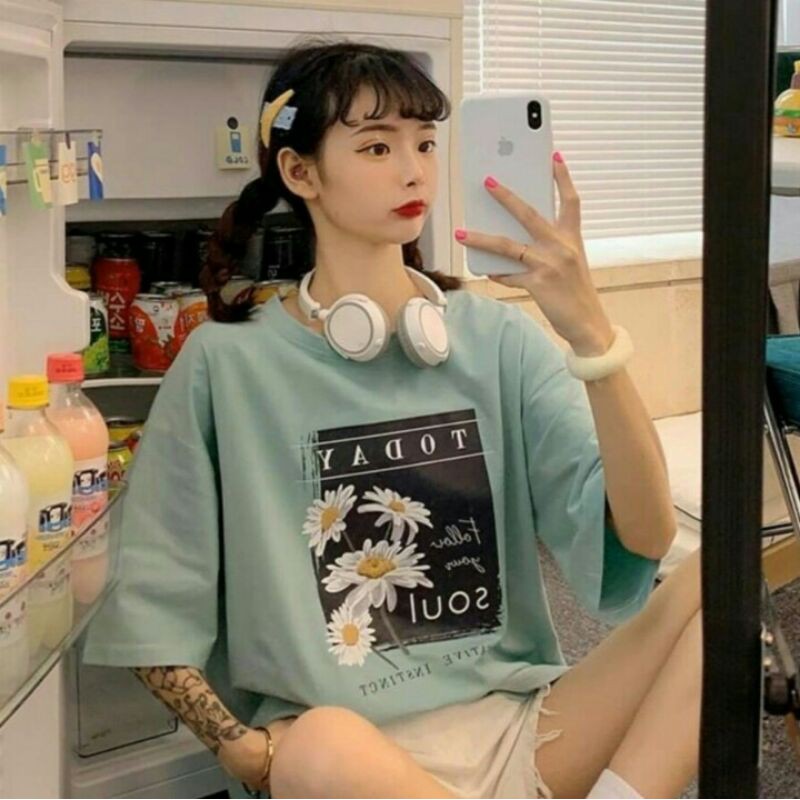 Áo phông nữ form rộng Unisex in hình hoa cúc chữ TODAY SOUL.
