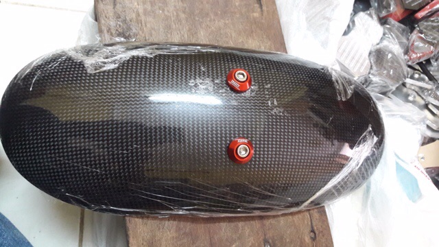 Chắn bùn siêu cao cấp abm sợi các bon nguyên khối.   chất độ bền cao cấp ex150 , winner , z1000