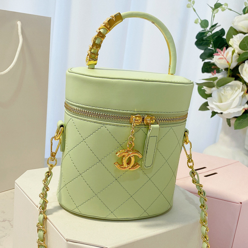 Túi đeo chéo dáng xô thời trang 2021 cho nữ