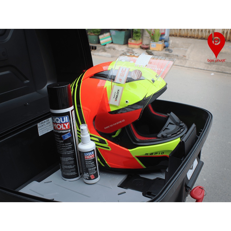CHAI XỊT VỆ SINH NÓN BẢO HIỂM LIQUI MOLY HELMET INTERIOR CLEANER 1603 300ML