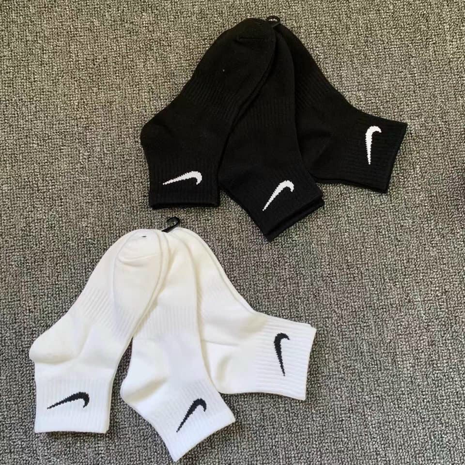 đôi tất vớ Ni ke đen trắng thể thao Unisex