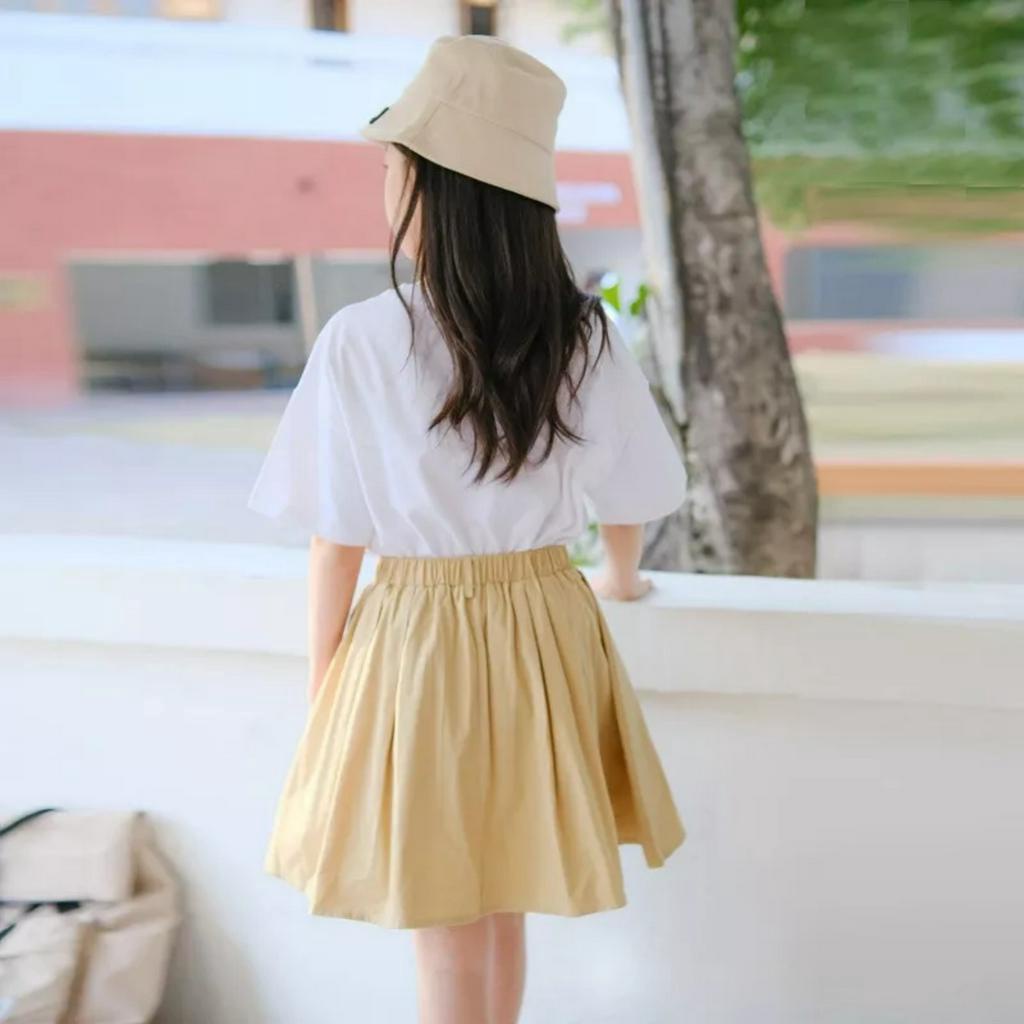 Set áo thun + chân váy xòe dành cho bé gái 18-45kg mẫu chữ "BORE". Chất liệu vải thoáng mát, co dãn tốt.