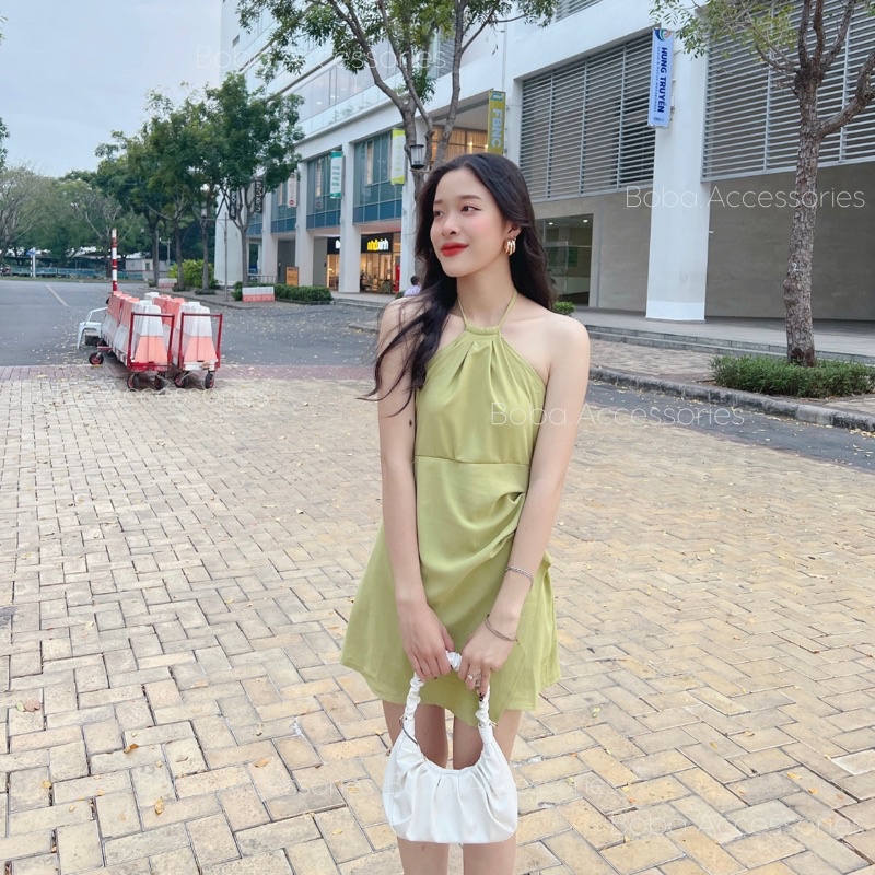Đầm Cổ Yếm Xanh Bơ Sexy Khó Cưỡng