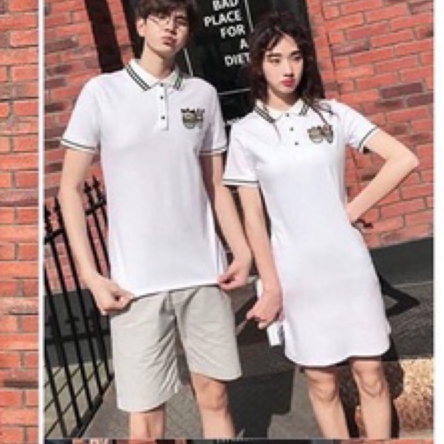 Áo váy đôi trắng viền xanh logo ngực Forever Couple Store