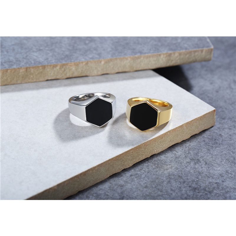 Nhẫn nam titan mặt lục giác sơn đen không gỉ MR2205