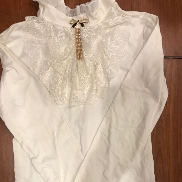 Áo trắng SecondHand đồng giá 10K