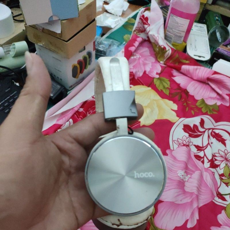Thanh lý tai nghe chụp có dây Ngau nhien loi nhé