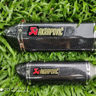 Pô độ Akrapovic lon lớn (có clip)