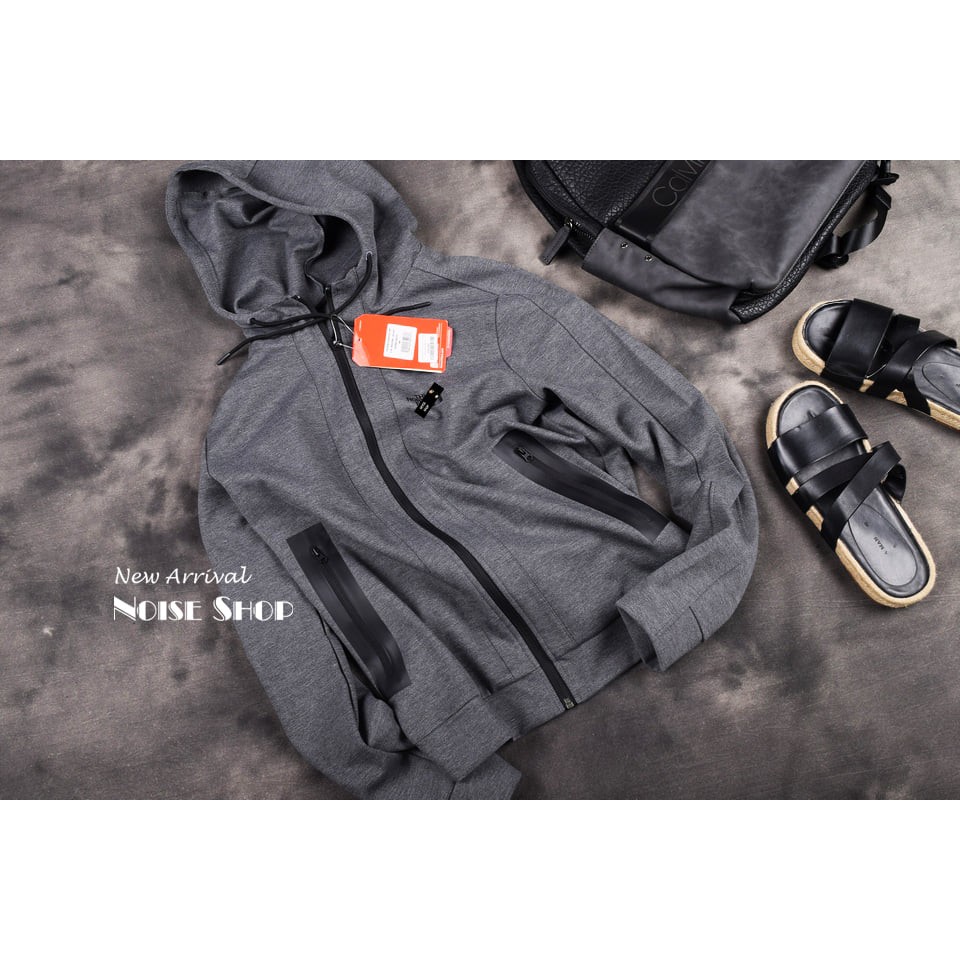 Áo Khoác Nỉ Mũ Ghi Khóa Da