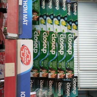 Kem đánh răng closeup 180g
