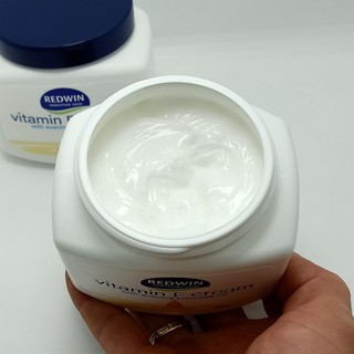 KEM DƯỠNG DA VITAMIN E REDWIN
