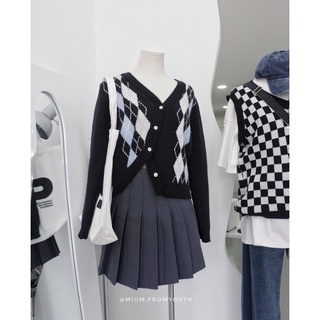 Cardigan len đen quả trám xanh cài nút chéo