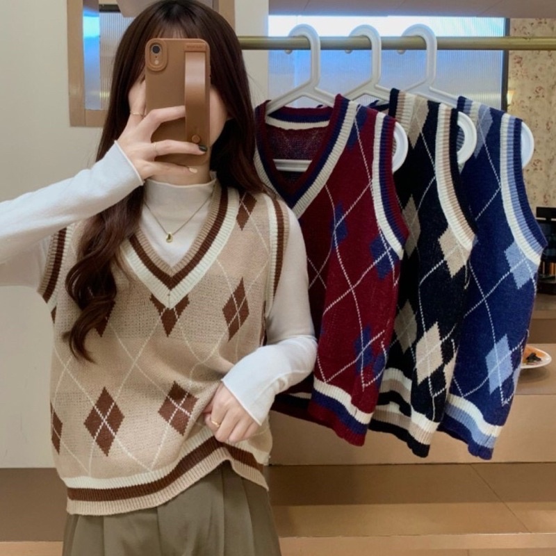 Áo gile len cổ V from thụng/ gile len hình thoi phong cách Hàn Quốc(ảnh thật shop chụp)