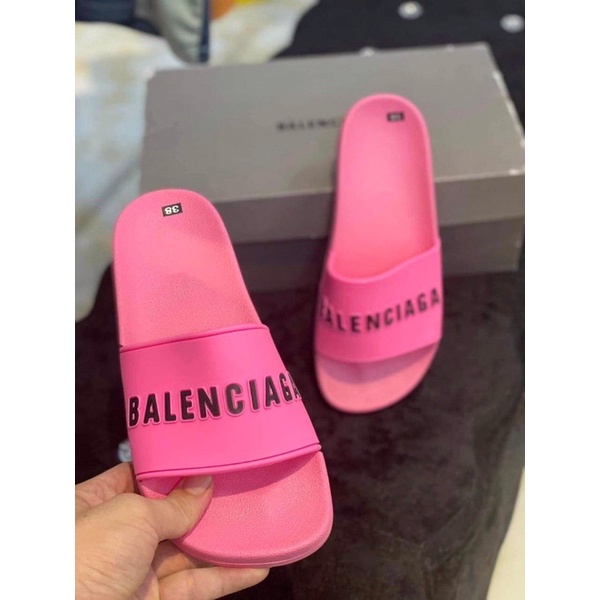 Dép BALENCIAGA-dép quai ngang BALENCIAGA hồng nam nữ dập chữ nổi sắc nét FULLBOX.