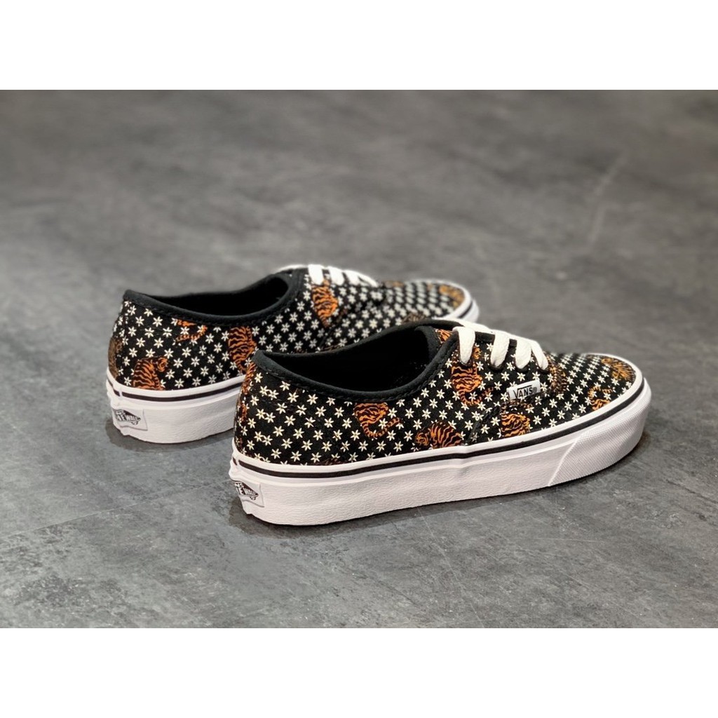 【Giá đặc biệt】Giày vải hoa hạt điều phiên bản giới hạn của Vans Authentic Korea