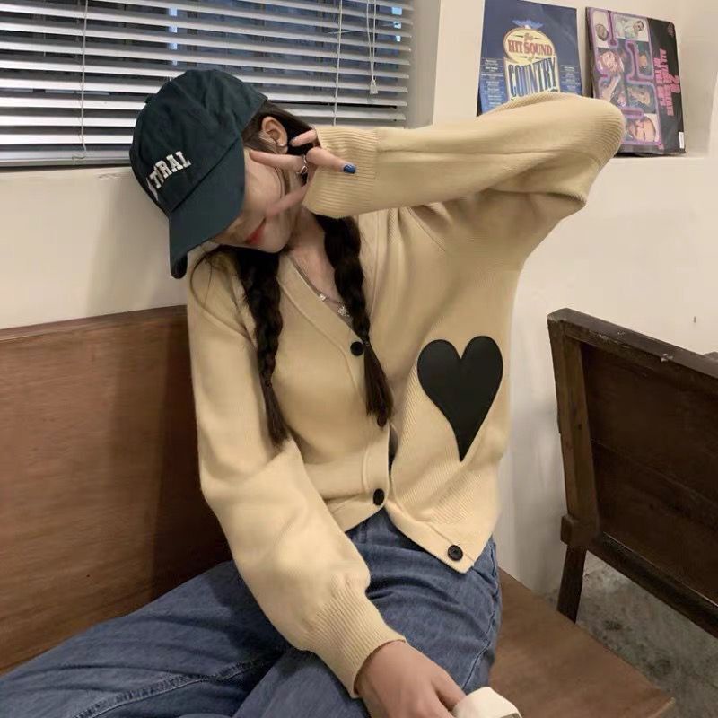 Áo khoác cardigan ngắn dáng rộng cổ chữ V thêu hình trái tim phong cách Hàn Quốc thời trang cho nữ