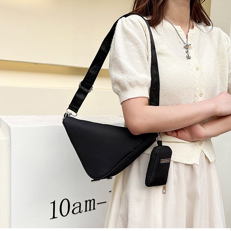 Túi Đeo Vai Đựng Điện Thoại Hình Tam Giác Bằng Nylon Thiết Kế Đơn Giản Nhẹ Nhàng Thời Trang Nhật Bản