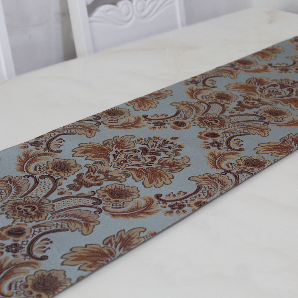 Khăn trải bàn thêu họa tiết phong cách Âu Mỹ sang trọng