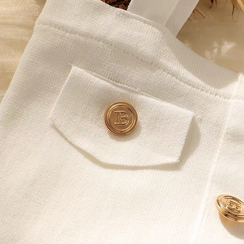 Áo hai dây dệt kim cúc vàng