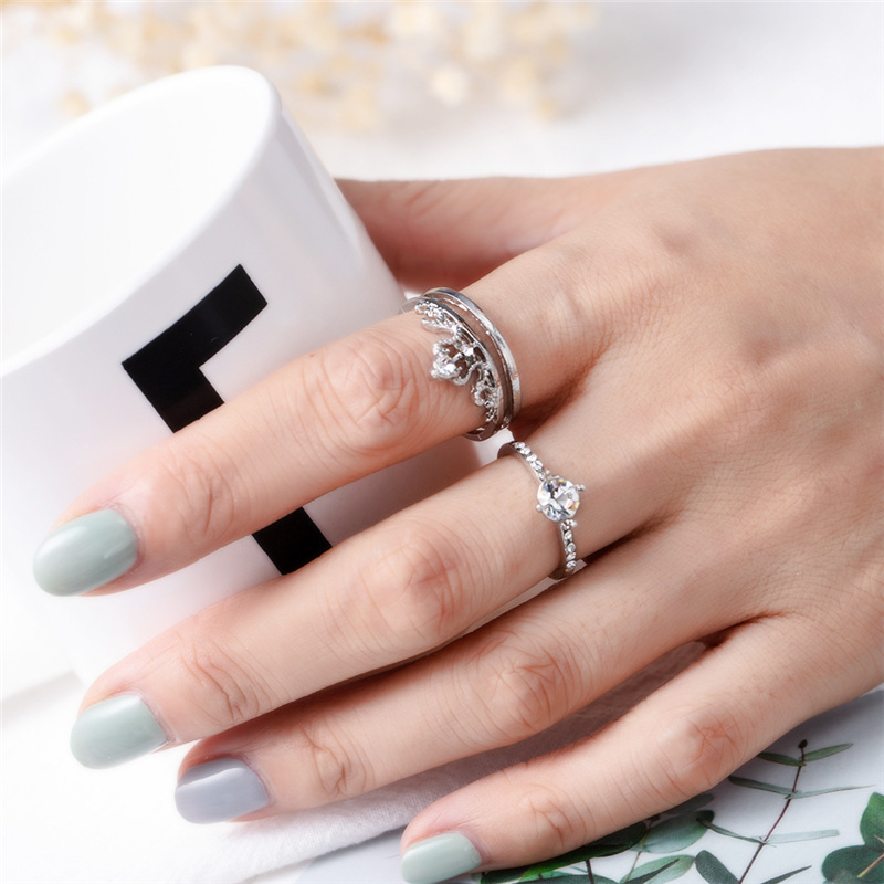 Set 2 Nhẫn Đeo Khớp Ngón Tay Hình Vương Miện Đính Đá Thời Trang Cho Nữ