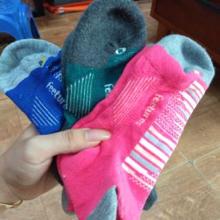 Tất Feetures