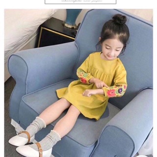 Váy thêu cho bé gái