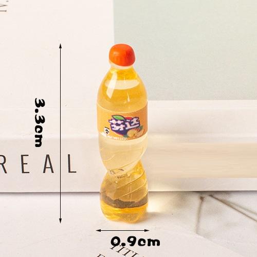 Mô hình chai nước ngọt xanh vàng hòn trang trí nhà búp bê [1 chai ngẫu nhiên]