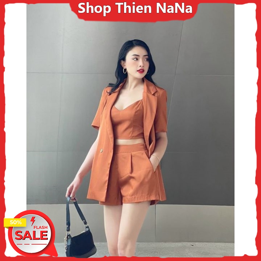 Set Bộ 3 Món Tuyết Mưa Áo 2 Dây Có Mút Cổ V Kèm Áo Khoác Vest Mix Quần Đùi Ngắn 2 Màu Trơn Mặc Sang Trọng