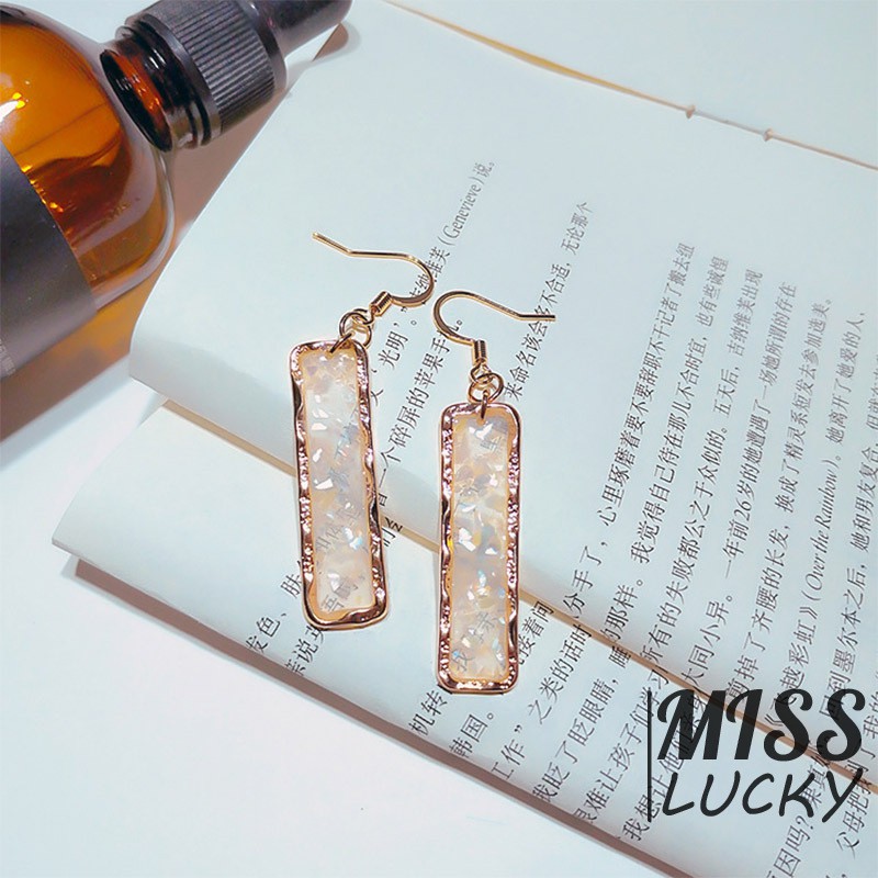 Khuyên tai nữ kiểu dáng thời trang phong cách Hàn Quốc