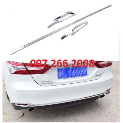 Ốp cản sau xe Toyota Camry 2019 2020 2021