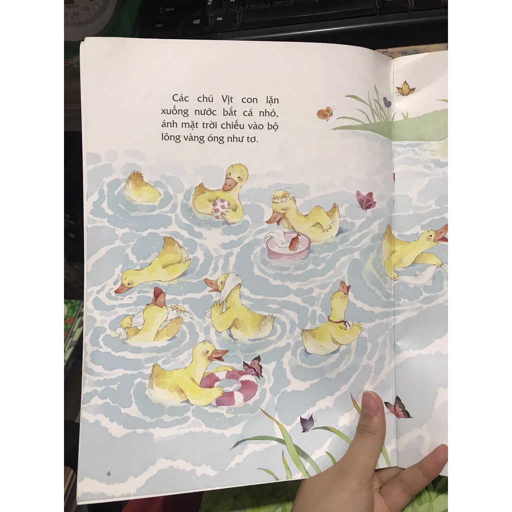Sách - Bộ sách giáo dục sớm : Đàn vịt con ngộ nghĩnh ( Đinh Tị )
