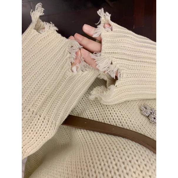 Áo len croptop dáng rộng phong cách cá tính